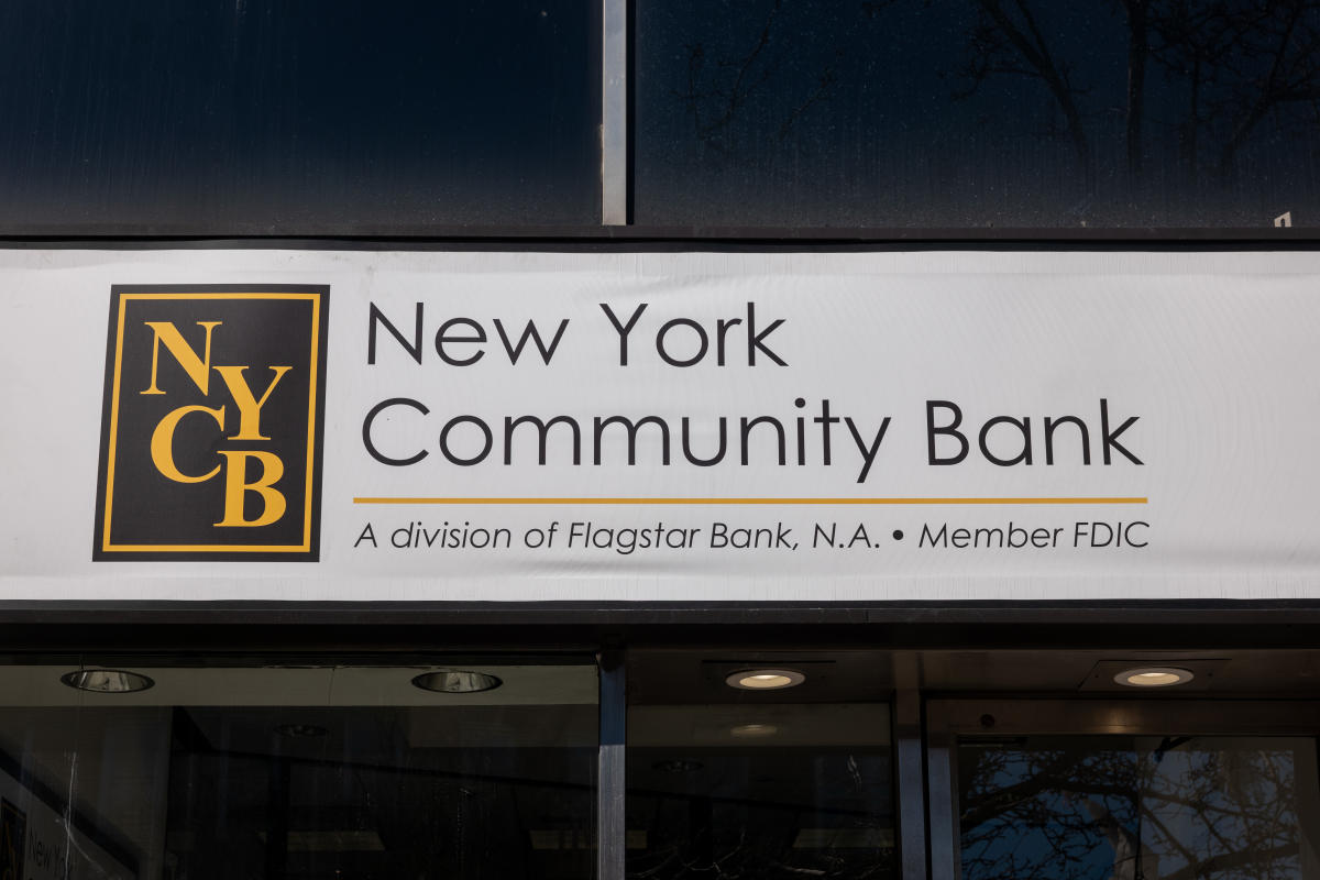 Sentinel D D New turmoil at NYCB as CEO exits and fourth-quarter loss balloons to $2 ...